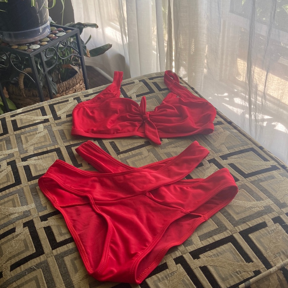 SMALL RED BIKINI WITH CROSS DESIGN BOTTOMS